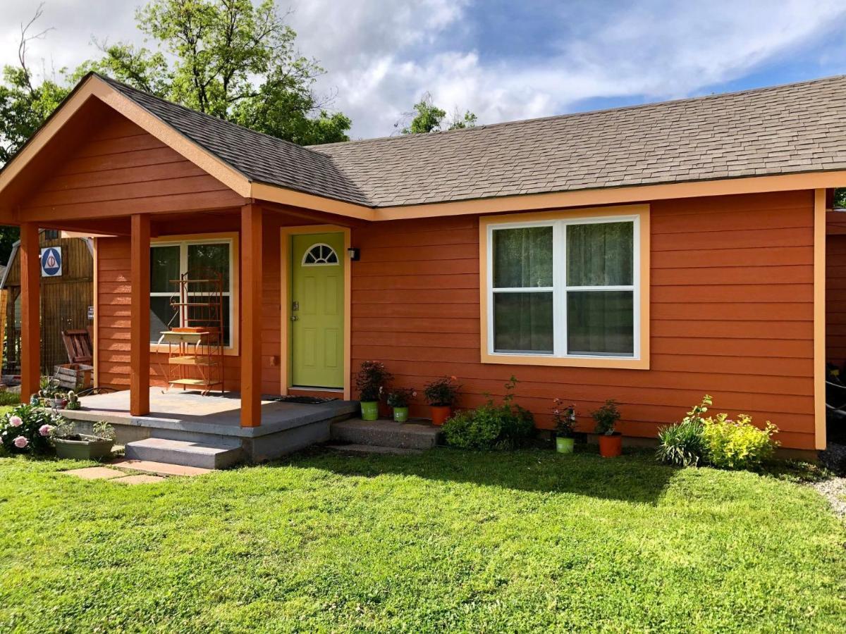 Ez 1 Mile To Fort Sill! Pumpkin Cottage Sleeps 9, Grills, Firepit, Laundry Lawton Εξωτερικό φωτογραφία
