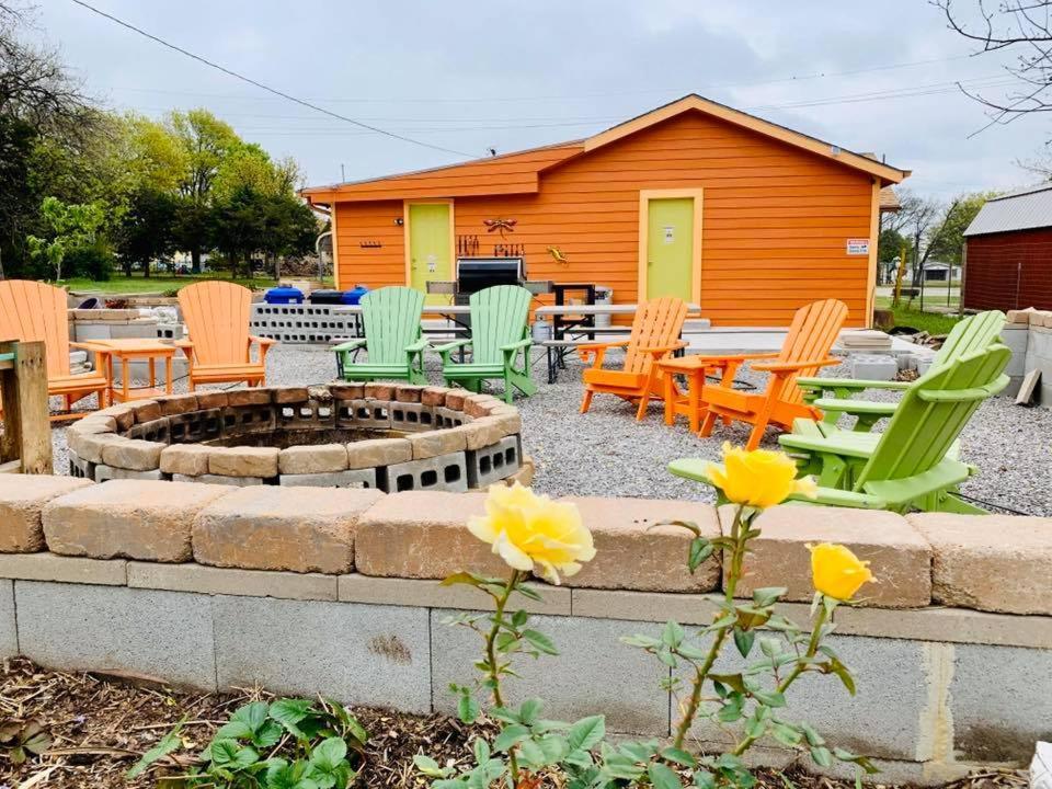 Ez 1 Mile To Fort Sill! Pumpkin Cottage Sleeps 9, Grills, Firepit, Laundry Lawton Εξωτερικό φωτογραφία